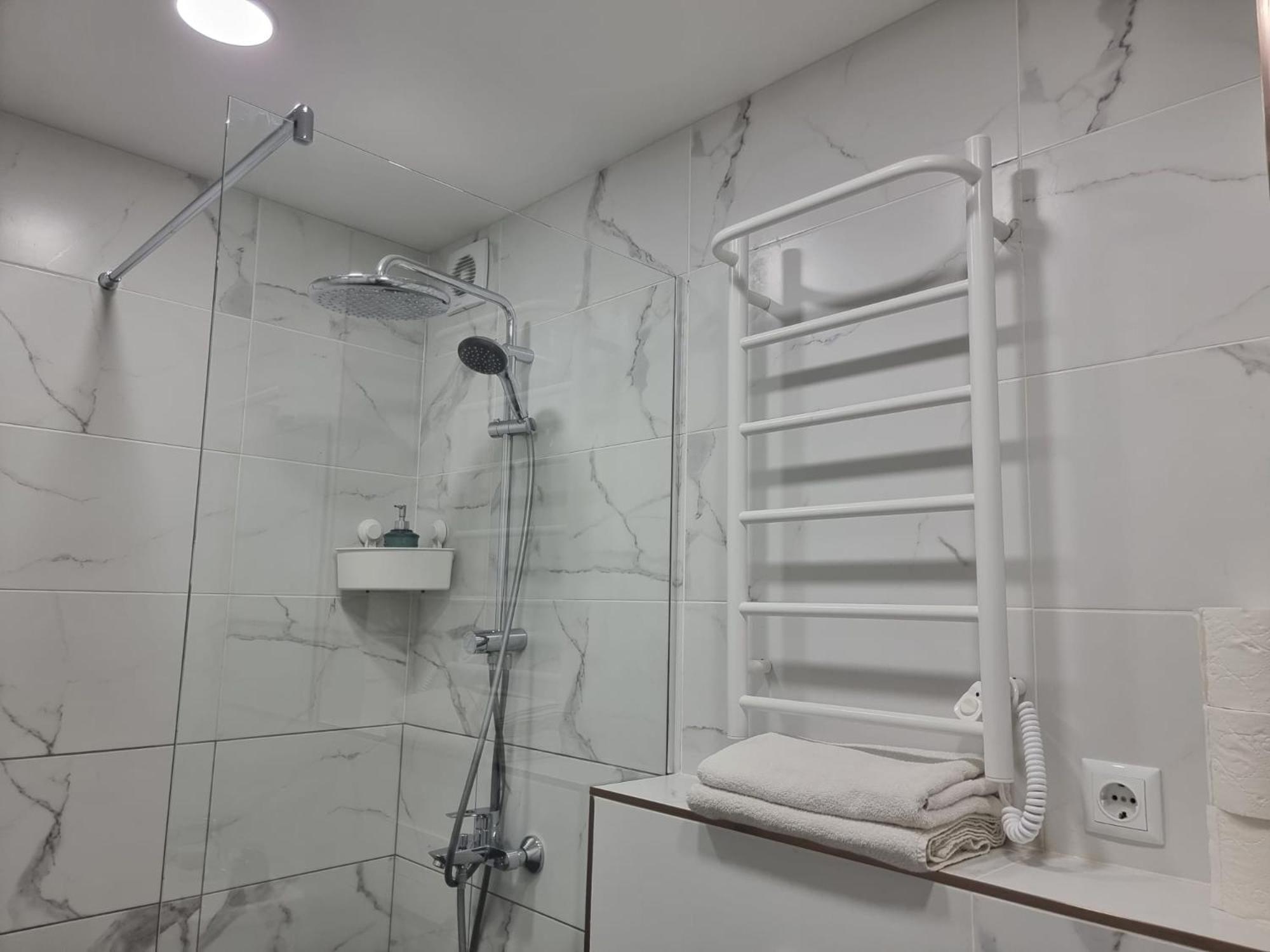 Apartment, New Renovated In Quiet Center With Balcony With Parking Căn hộ